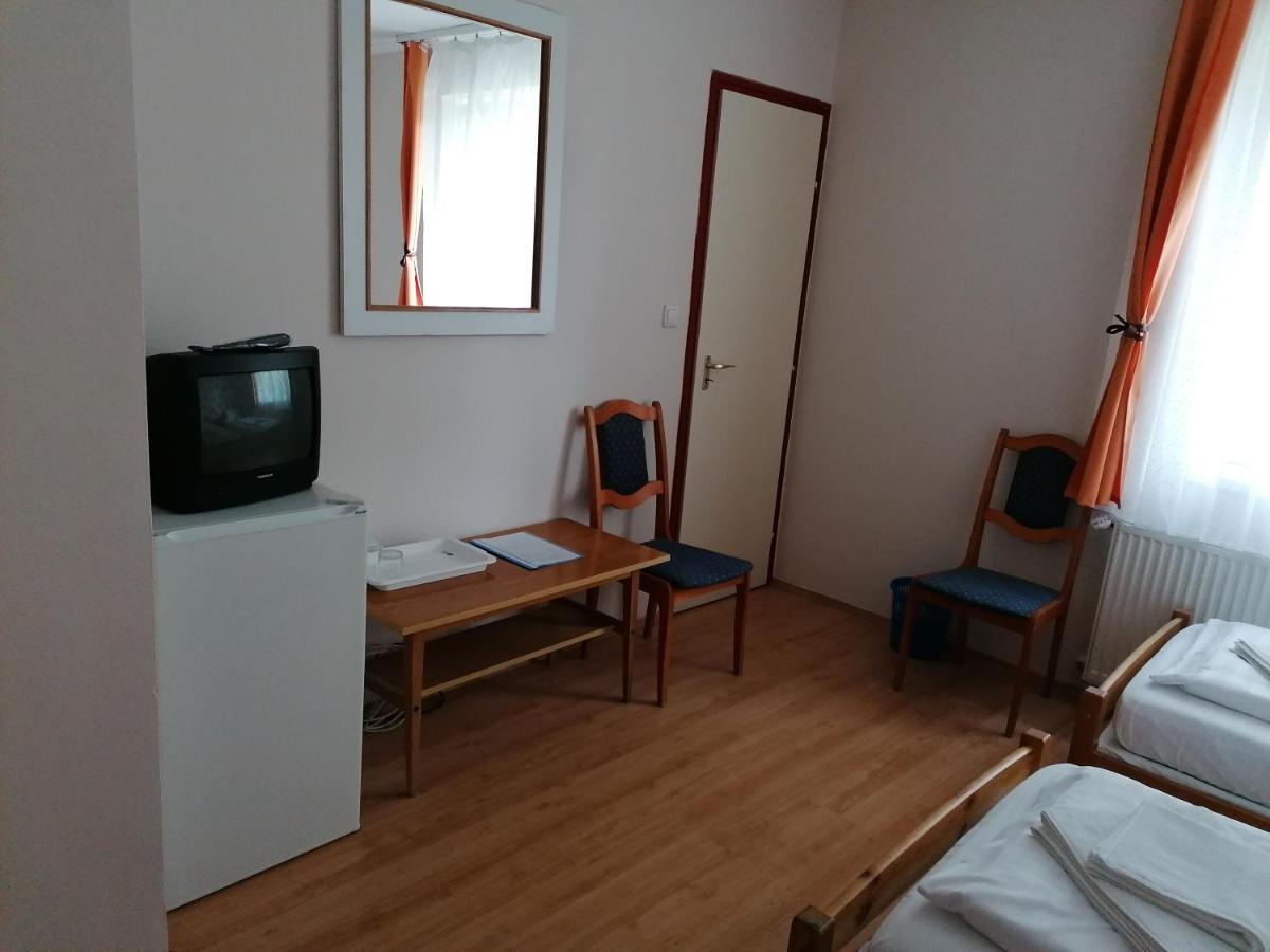 Hullám Panzió Hajdúszoboszló Exterior foto